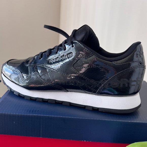 Nearly New (Only Worn Twice) Reebok It's A Man's World Women's Running Sneakers - Picture 4 of 16